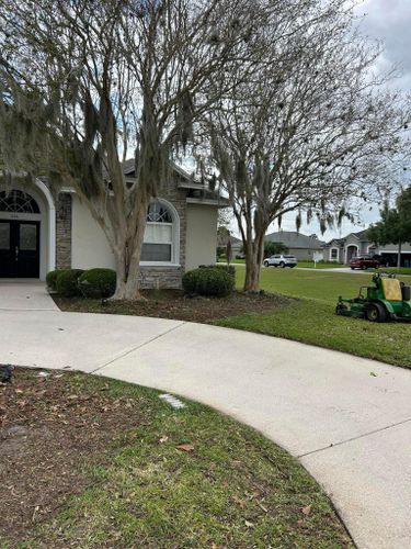 All Photos for Estrada All Pro Lawn Service in Auburndale, Florida