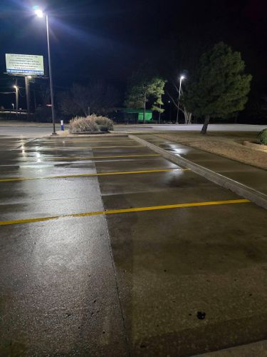 Driveway and Sidewalk Cleaning for TNT Power Washing LLC in Checotah, OK