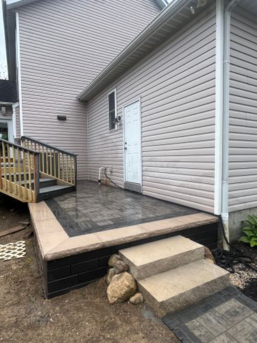 Paver Patios & Walls for Elevate Landscape & Hardscape in West Jefferson, OH
