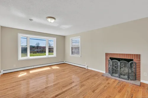 Under Contract: 419 Main St, Somers, CT 06071 for Nelson Foss - Realtor in South Windsor, CT