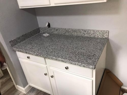 Granite Countertop Installers for E & E Roofing in Baytown, TX
