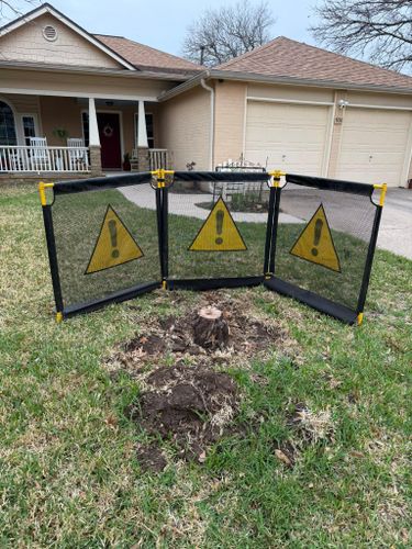 Emergency Debris Removal for Oakley’s Stump ‘N Grind in Leander, TX