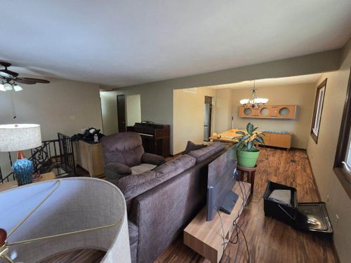  for Mike Paints in Peoria, IL