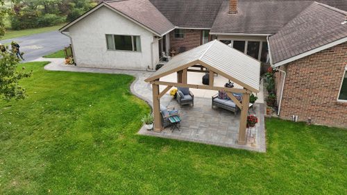 Paver Patios & Walls for Elevate Landscape & Hardscape in West Jefferson, OH