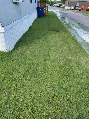  for Juniors Lawn Service in Waxahachie, TX