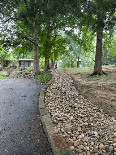 Aggregate & Metal Edge Installation for Higgins landscaping LLC in West Jefferson, OH