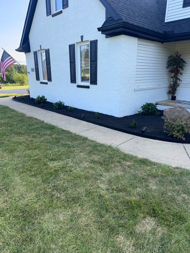 Landscaping for Sargent's Lawn and Property Maintenance LLC in Lambertville, MI