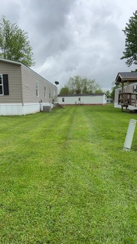 Landscaping for Gullion’s Lawn and Landscaping in DeMossville, KY