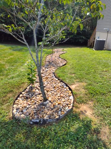 Rock Services for Noel Velazquez Landscaping  in Williamsburg, VA