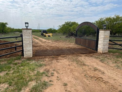Custom gates for Greenroyd Fencing & Construction in Pilot Point, TX