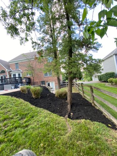 Mulching for Castle JR Landscaping & Painting LLC in Cincinnati, OH