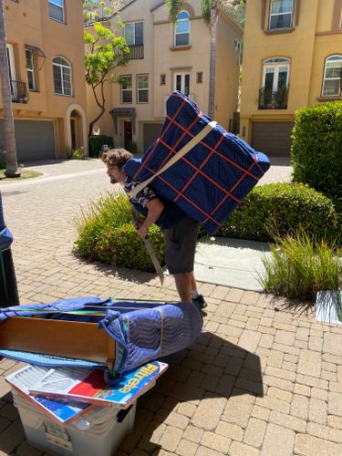  for Hugo’s Affordable Moving Labor in San Diego, CA