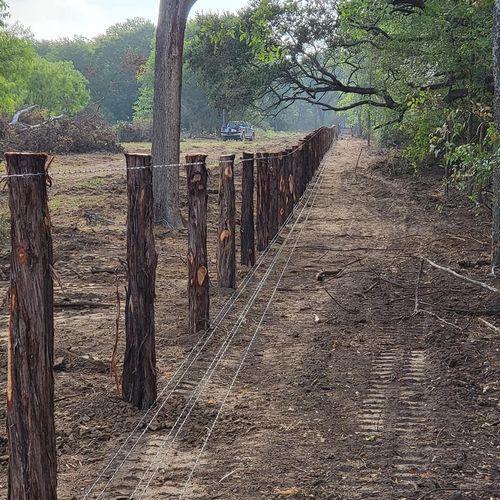 Fences for Rudy's Custom Fence Building in Luling, TX