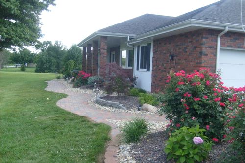 Landscape Installation for Mayfield Landscaping in Staunton, IL
