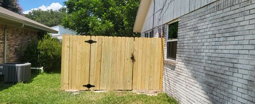 Fence Installation for Bayou Bill's Fencing in Crestview, FL