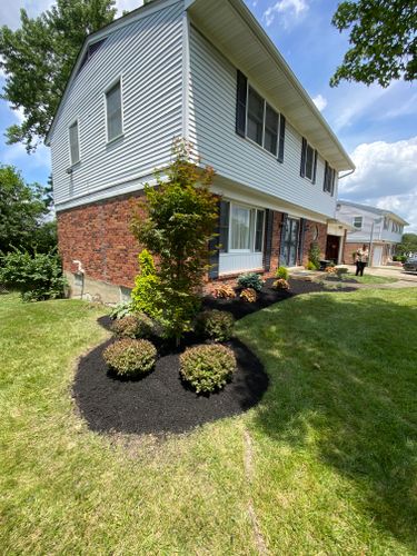 Mulching for Castle JR Landscaping & Painting LLC in Cincinnati, OH