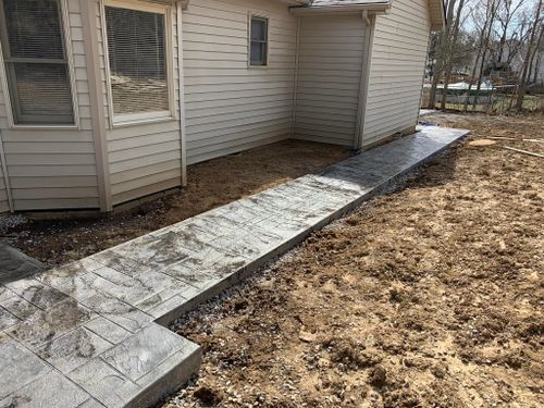 Concrete Sidewalks for Hellards Excavation and Concrete Services LLC in Mount Vernon, KY