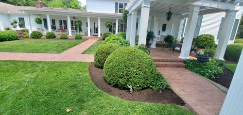 Mulch Installation for Adams Lawn Service & Landscaping, Inc. in Shelbyville, TN