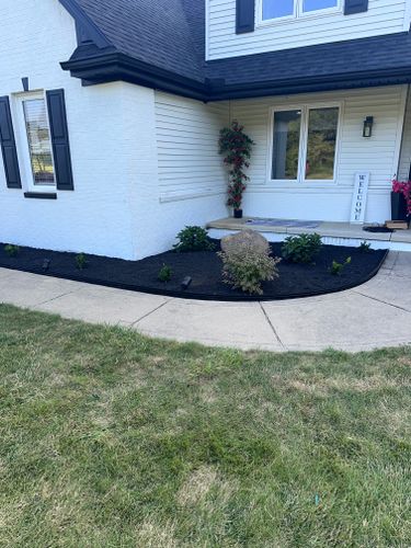 Landscaping for Sargent's Lawn and Property Maintenance LLC in Lambertville, MI