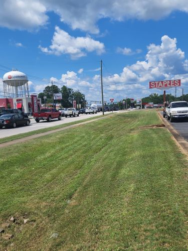 All Photos for Reg's Lawn Care Services in LaGrange, GA