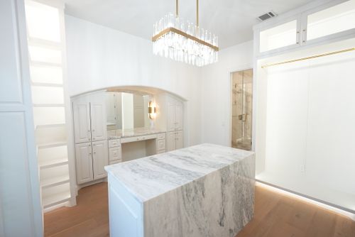  for Luxurious Construction LLC in Houston, TX