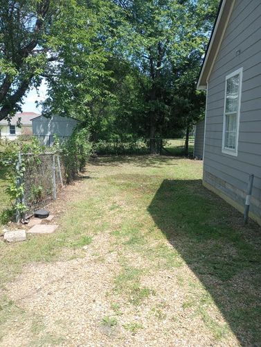 Mowing for Emergency Yard Care LLC in Waxahachie, TX