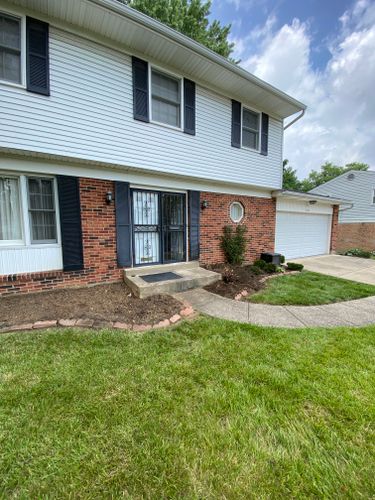 Mulching for Castle JR Landscaping & Painting LLC in Cincinnati, OH