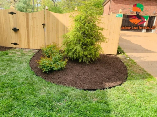 Mulch Installation for Jackson Lawn Services LLC in Florissant, MO