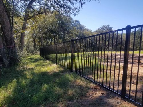 Privacy 3 Rail Fence for Pride Of Texas Fence Company in Brookshire, TX