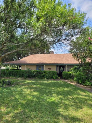 Roofing Installation for Luna's Roofing LLC in Longview, Texas