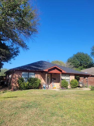 Roofing Installation for Luna's Roofing LLC in Longview, Texas