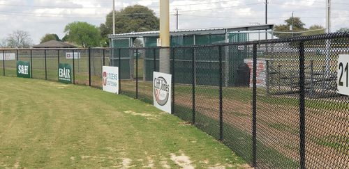 Privacy 3 Rail Fence for Pride Of Texas Fence Company in Brookshire, TX