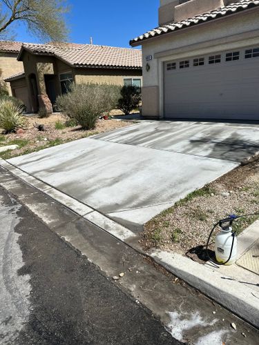 Driveway and Sidewalk Cleaning for We Clean Driveways in Las Vegas, NV
