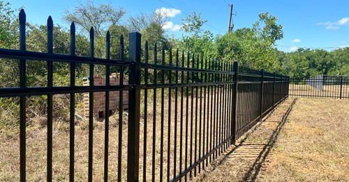 Privacy 3 Rail Fence for Pride Of Texas Fence Company in Brookshire, TX