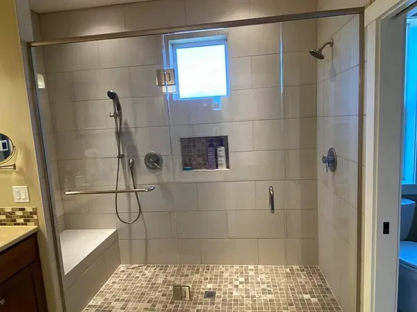 hero-photo mini tile