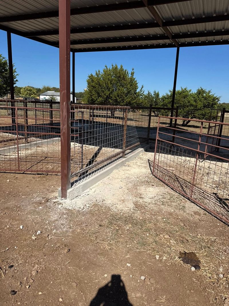 Steel cover: Pens under a steel frame