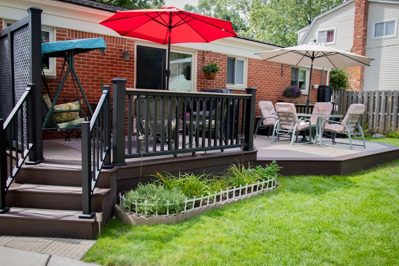 Farmington Hills Deck Transformation: Sustainable Elegance with Trex Composite