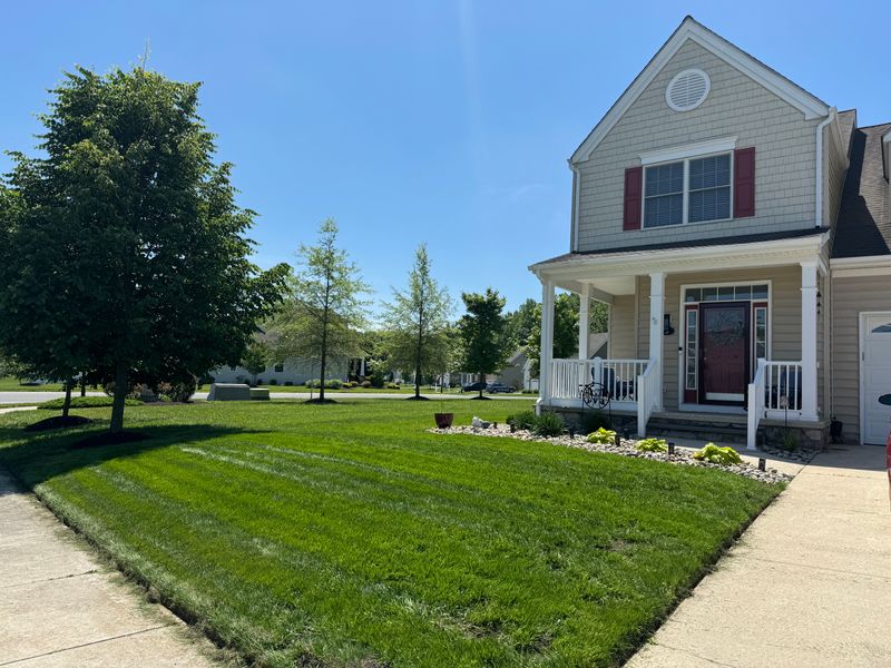 Lawn Mowing & Maintenance