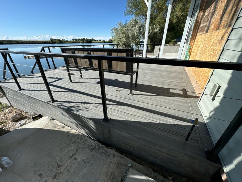 Custom decks & handrails