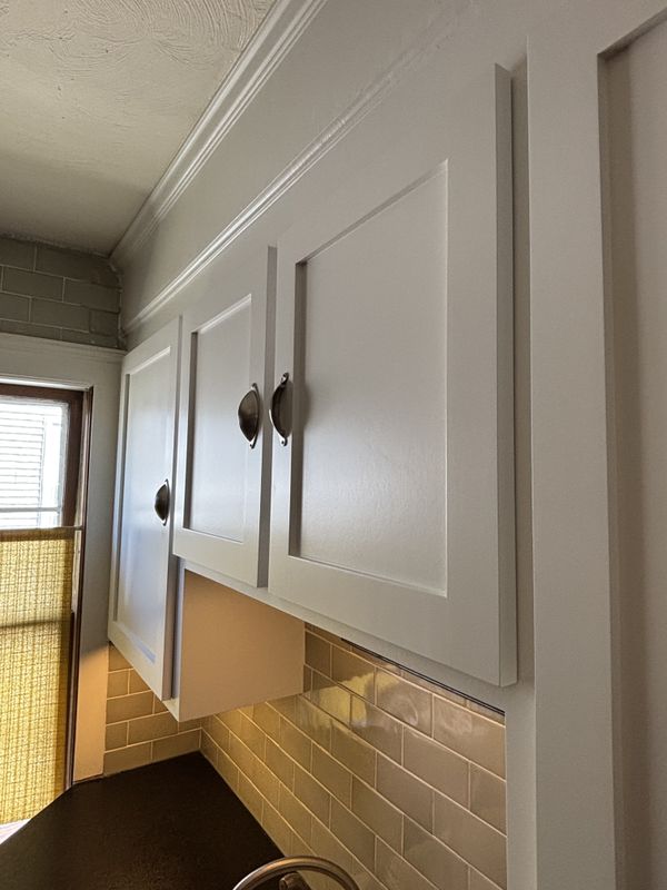 FINISH CARPENTRY & CUSTOM WORK