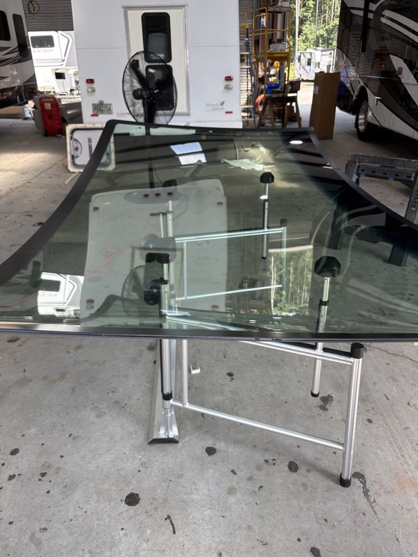 auto glass replacement