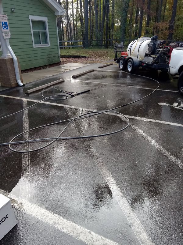 Driveway and Sidewalk Cleaning