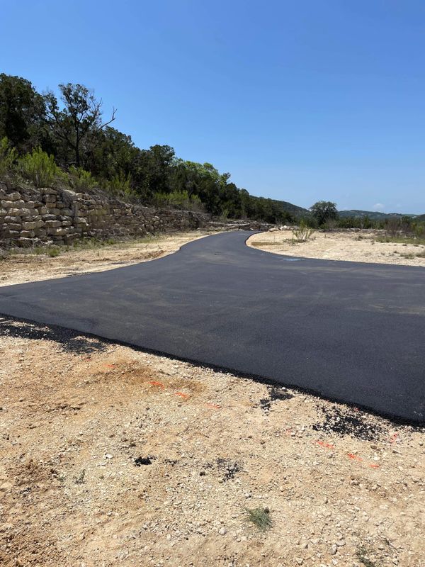 Asphalt paving