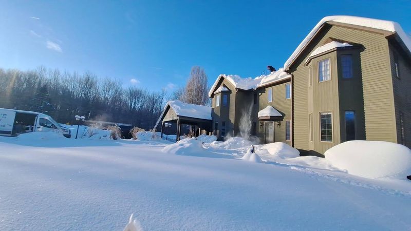 Residential Roofing Snow & Ice Removal Services 