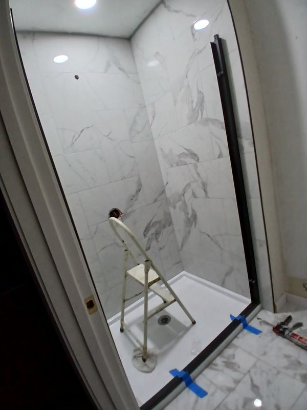 Makanda master and full bath
