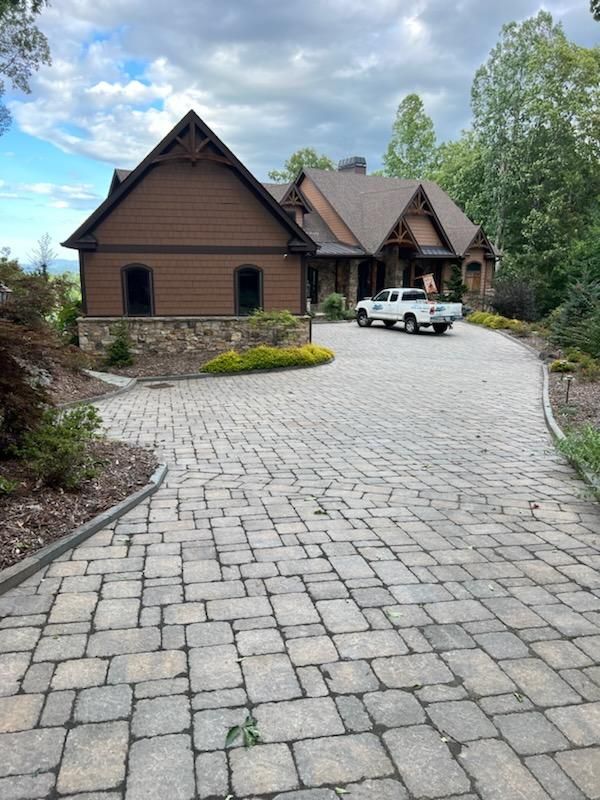 Transformative Kenmure Home Makeover: Full House, Patio, and Driveway Pressure Cleaning in Flat Rock, NC
