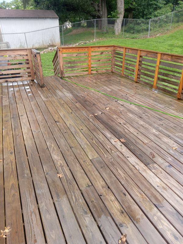 DECKS