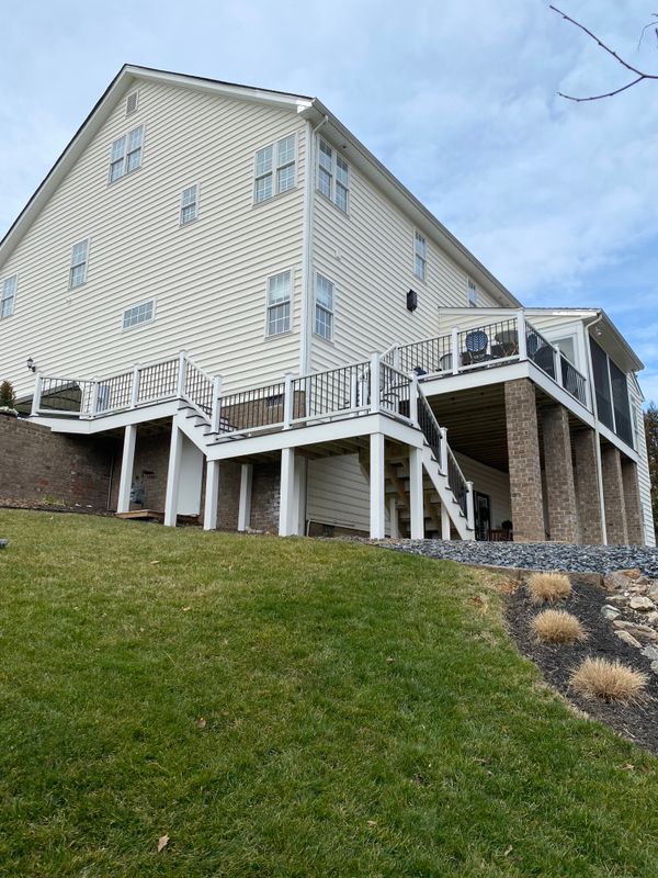 Transformative Deck Mastery in Patriots Landing: Elevate Your Outdoor Living Space with Low-Maintenance Elegance