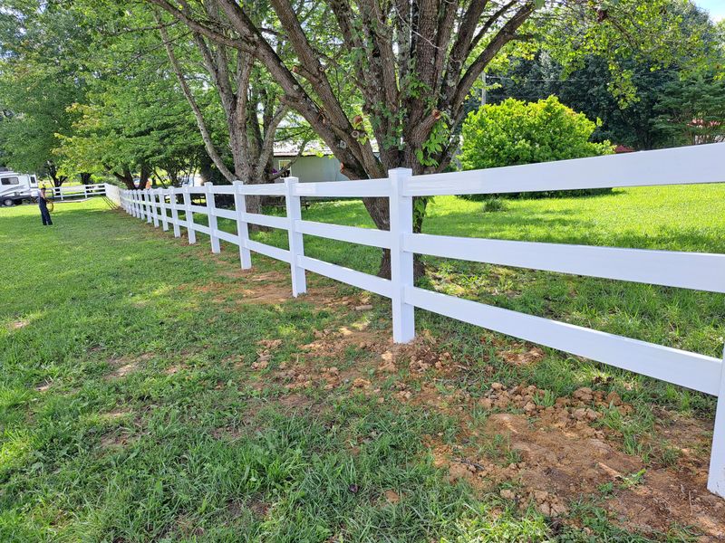 Vinyl fencing