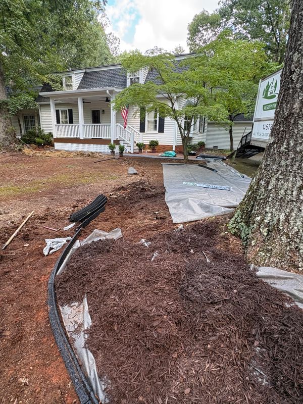 Mulch and Pinestraw Installation